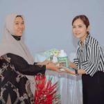 Serahkan Bantuan Bibit, Feby Ajak Pemanfaatan  Pekarangan Cegah Stunting