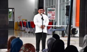 Buka Puasa Bersama di Kantor Camat Wara Selatan, Asrul Sani: Ramadan Momen Meningkatkan Ketakwaan