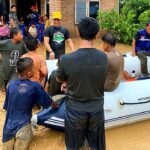 Ketua Golkar Luwu Patahuddin Bantu Evakuasi dan Beri Bantuan Bagi Korban Banjir