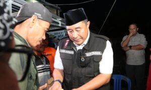 Pj Gubernur Bahtiar Baharuddin Salurkan Satunan ke Ahli Waris Korban Banjir Luwu