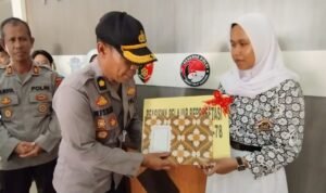 HUT Ke-78 Bhayangkara, Polres Palopo Beri Beasiswa ke Anak Polri yang Berprestasi