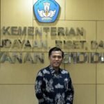 Prof Iskhaq Iskandar: Perjuangan Sang Kondektur Bus Kota Palembang jadi Guru Besar Universitas Sriwijaya