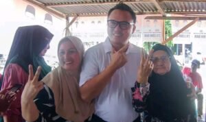 Kampanye Pilkada di Morut, Dokter Delis Dielukan Emak-emak di Mondowe