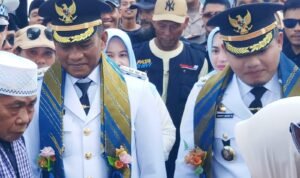 Ribuan Warga Antusias Sambut Bupati dan Wabup Luwu