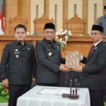 Bupati Luwu Serahkan LKPJ 2024 Dalam Rapat Paripurna DPRD