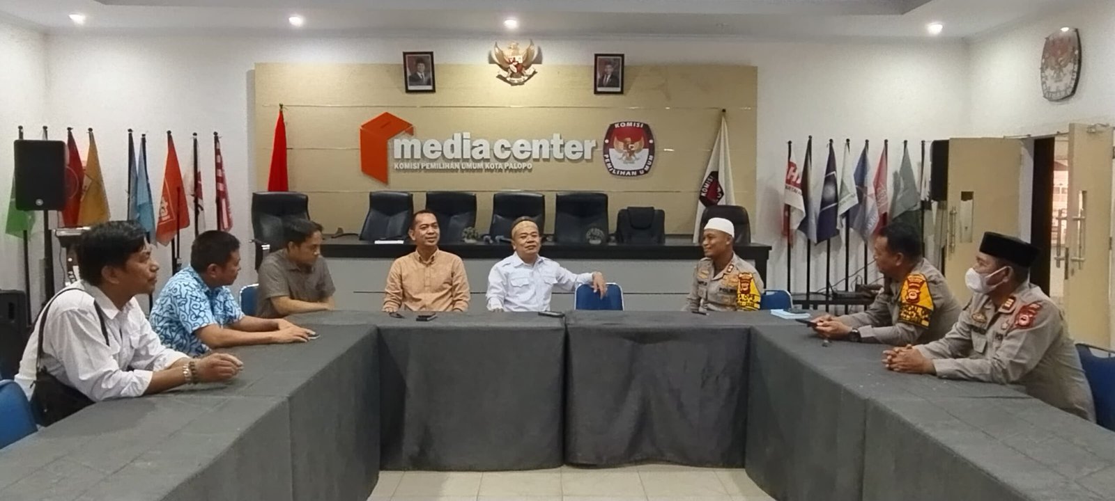 Kapolres Palopo, AKBP Safi'i Nafsikin berkunjung ke KPU Palopo. (ist)