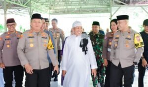 Kapolres Morowali Bersama Forkopimda Gelar Silaturahmi Idul Fitri di Kediaman Bupati