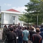 Puluhan Ketua RT/RW Geruduk Kantor Wali Kota Palopo, Tuntut Insentif Tertunggak