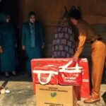 Kabid Linjamsos dan Ketua TP PKK Palopo Salurkan Bantuan untuk Keluarga Tidak Mampu dan Anak Stunting di Wara