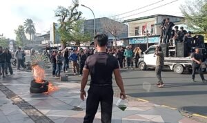 Mahasiswa Palopo Tuntut Copot Kapolri Usai Ojol Tewas Terlindas Rantis Brimob