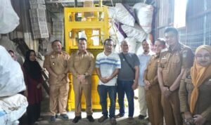 Perkuat Industri Lokal, Pemkab Asahan Serahkan Bantuan Sarana dan Prasarana kepada Pelaku UKM